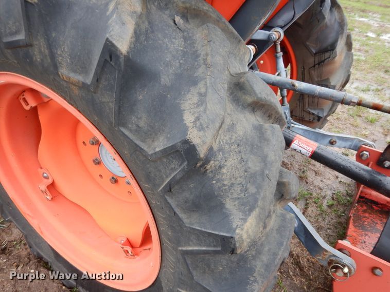 image for item DH2418 Kubota L3300 tractor