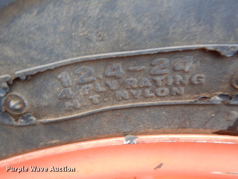 image for item DH2418 Kubota L3300 tractor