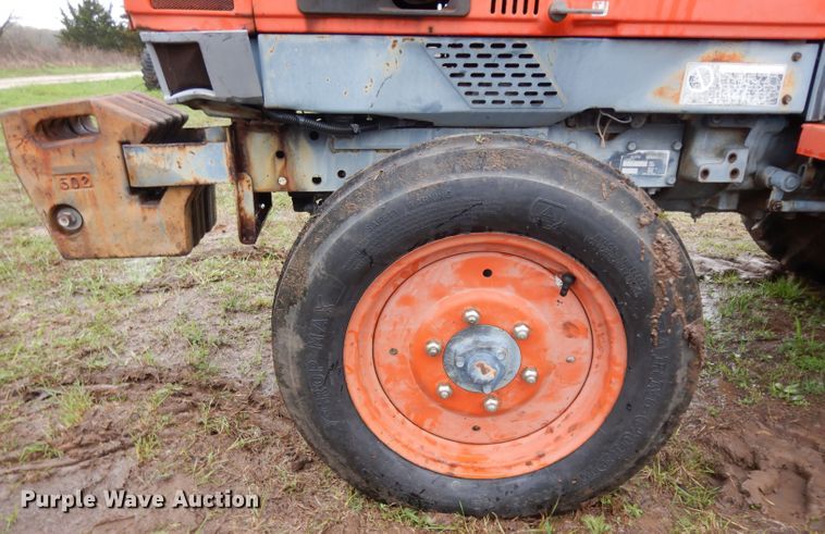 image for item DH2418 Kubota L3300 tractor