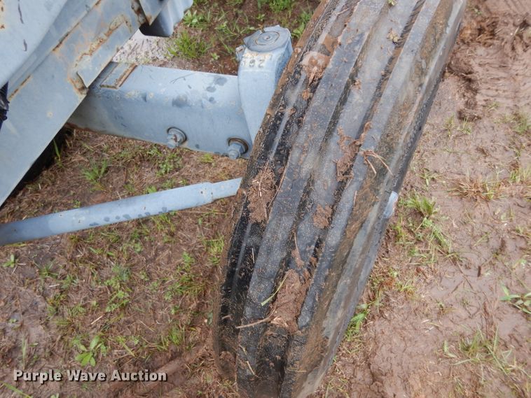 image for item DH2418 Kubota L3300 tractor