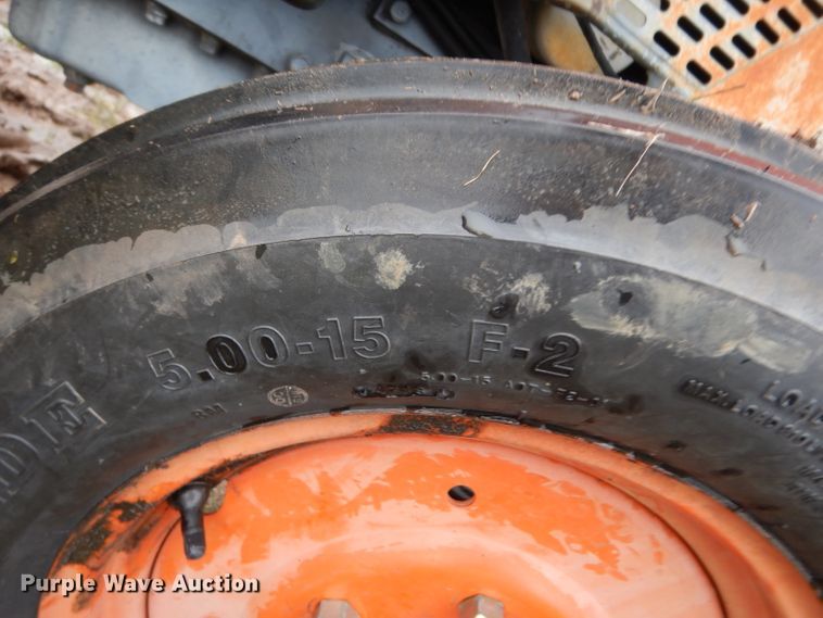 image for item DH2418 Kubota L3300 tractor