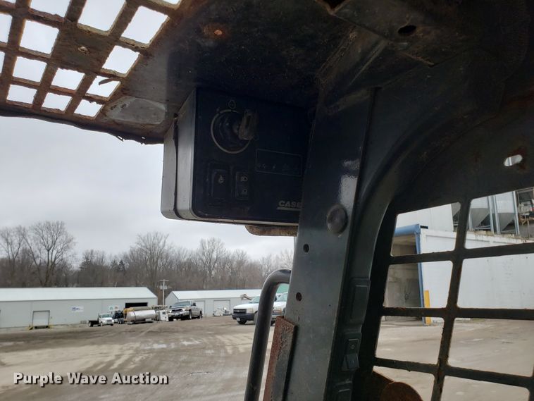 image for item DH5784 2002 Case 70XT  skid steer loader