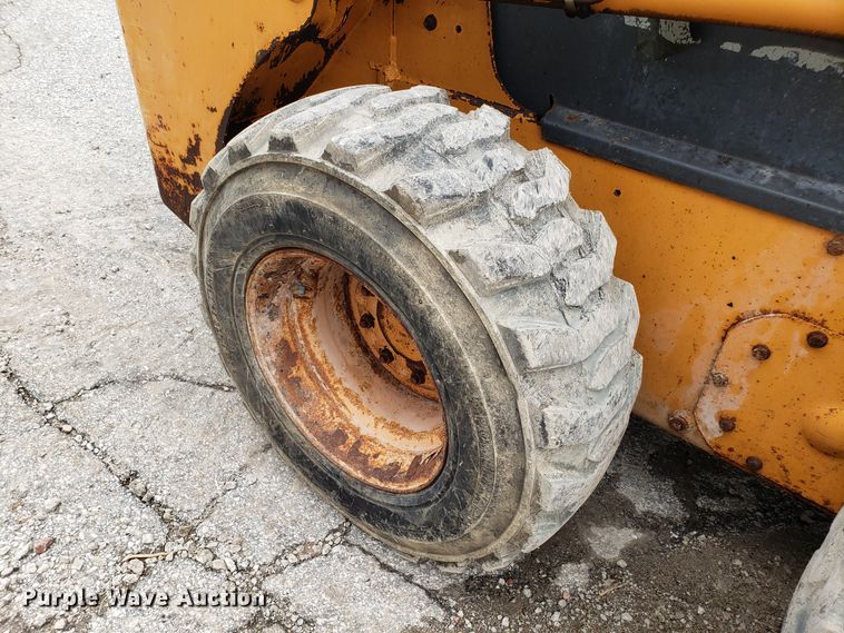 image for item DH5784 2002 Case 70XT  skid steer loader