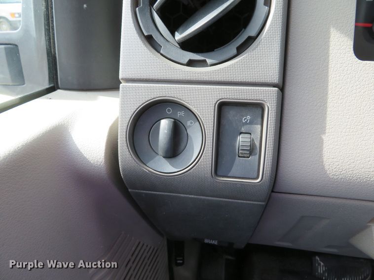 image for item DI2092 2010 Ford F450 Super Duty XL flatbed truck