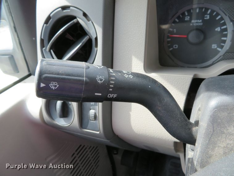 image for item DI2092 2010 Ford F450 Super Duty XL flatbed truck