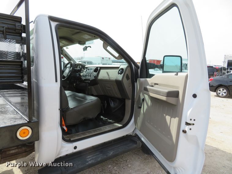 image for item DI2092 2010 Ford F450 Super Duty XL flatbed truck