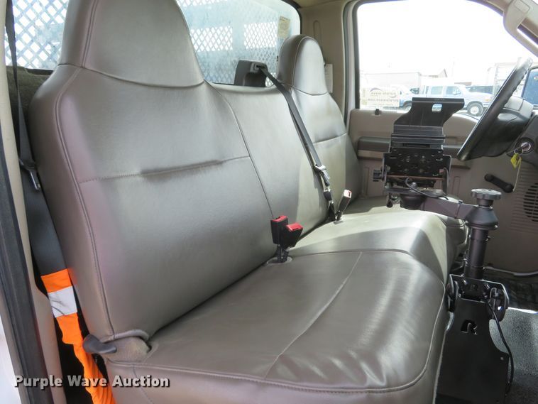 image for item DI2092 2010 Ford F450 Super Duty XL flatbed truck