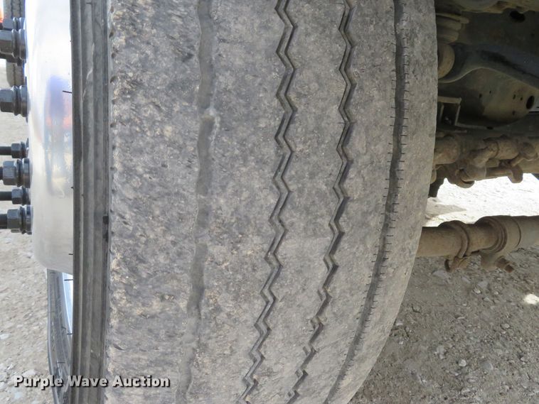 image for item DI2092 2010 Ford F450 Super Duty XL flatbed truck