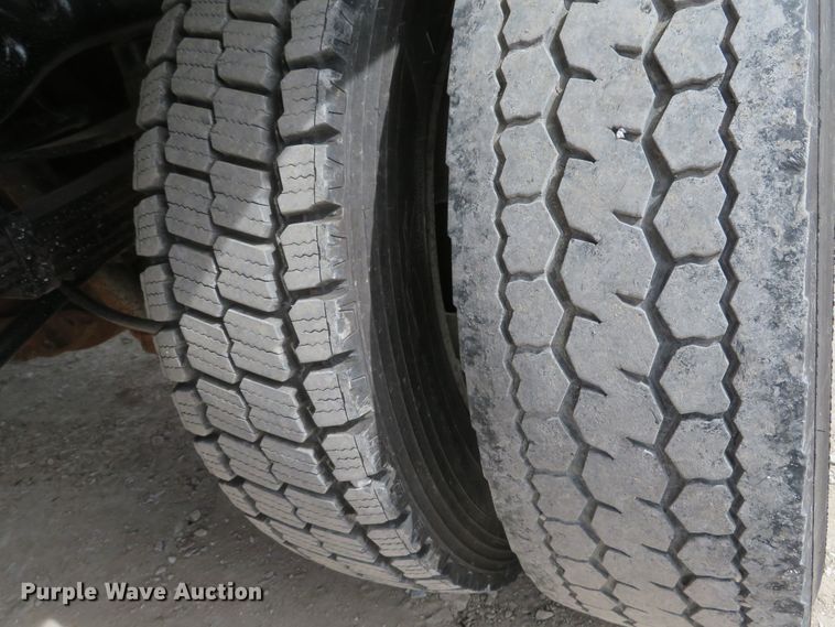 image for item DI2092 2010 Ford F450 Super Duty XL flatbed truck