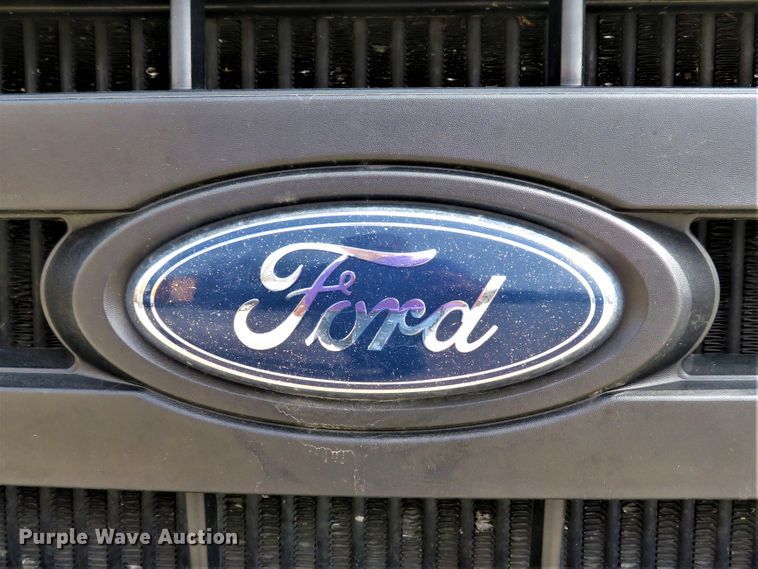 image for item DI2092 2010 Ford F450 Super Duty XL flatbed truck