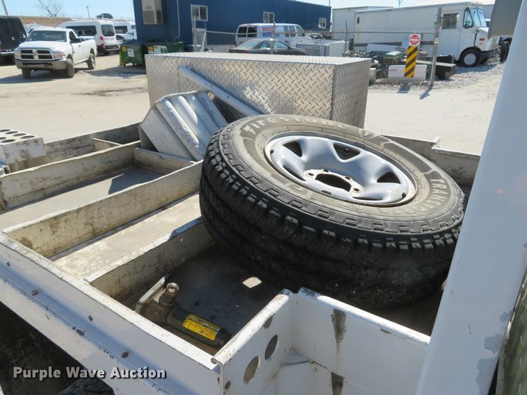 image for item DI2095 2014 Toyota Tacoma  flatbed pickup truck