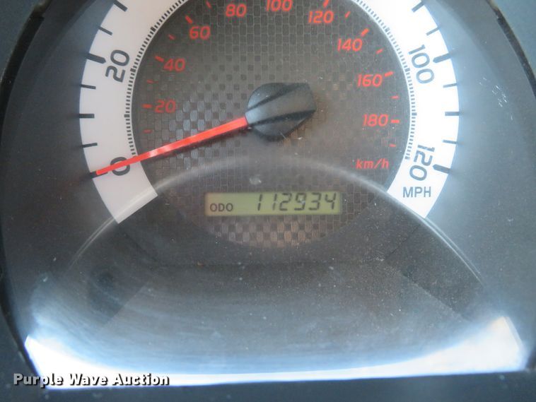 image for item DI2095 2014 Toyota Tacoma  flatbed pickup truck