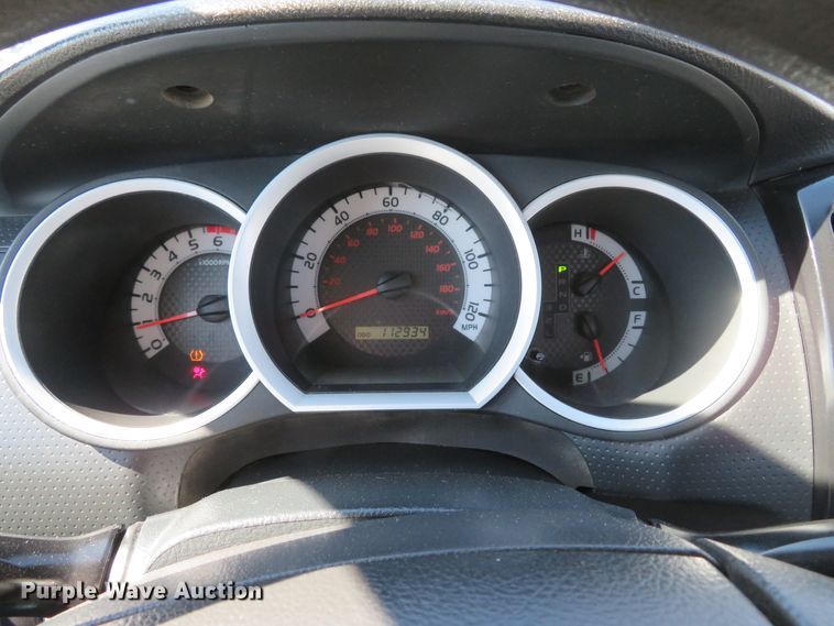 image for item DI2095 2014 Toyota Tacoma  flatbed pickup truck