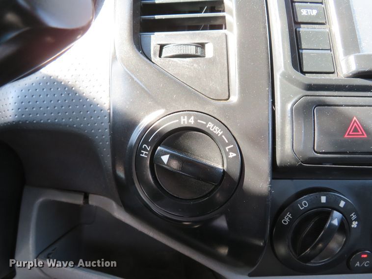 image for item DI2095 2014 Toyota Tacoma  flatbed pickup truck