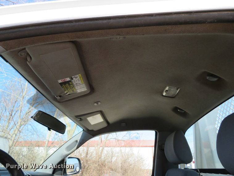 image for item DI2095 2014 Toyota Tacoma  flatbed pickup truck