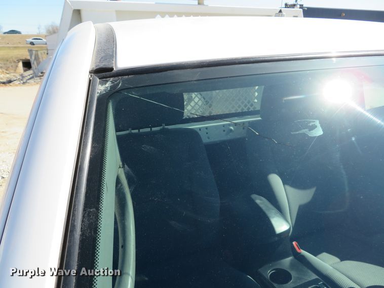 image for item DI2095 2014 Toyota Tacoma  flatbed pickup truck