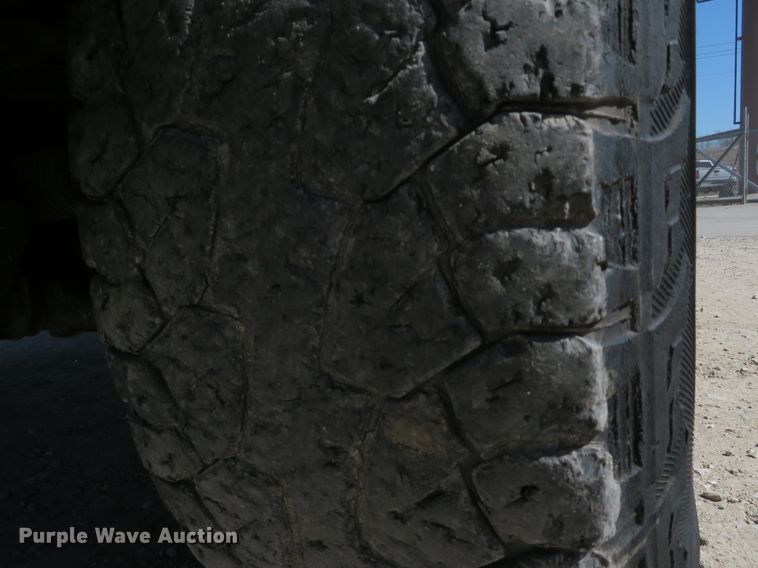 image for item DI2095 2014 Toyota Tacoma  flatbed pickup truck