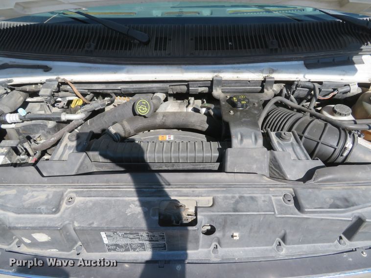 image for item DI2097 2006 Ford E450 Super Duty shuttle bus