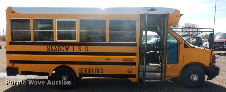 image for item DJ8756 2006 Chevrolet Express 3500 school bus
