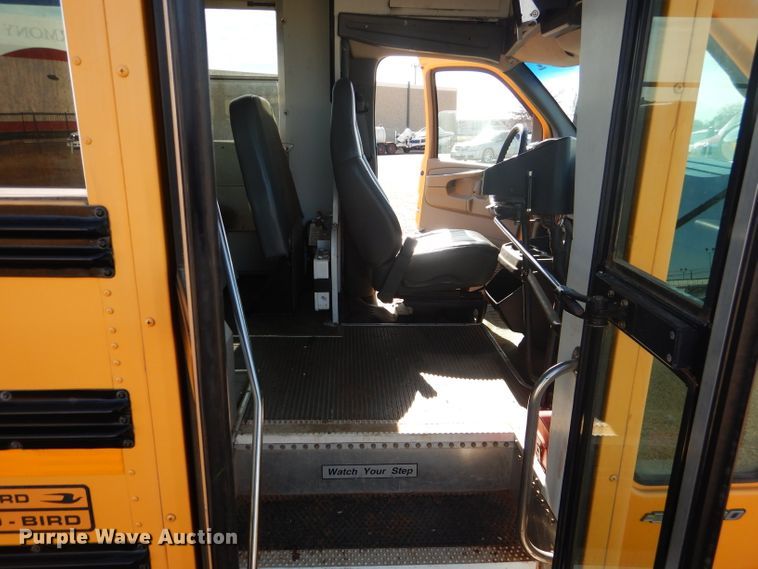 image for item DJ8756 2006 Chevrolet Express 3500 school bus