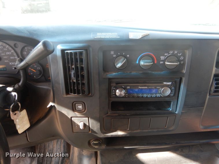 image for item DJ8756 2006 Chevrolet Express 3500 school bus