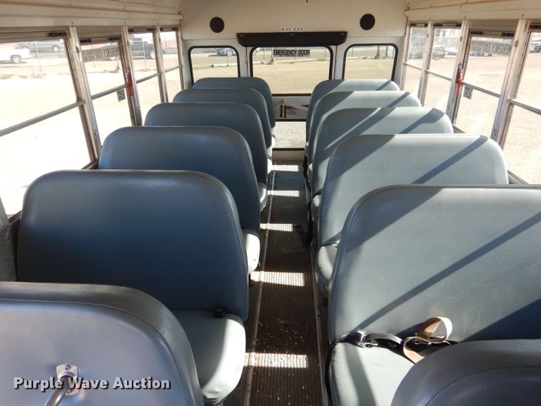 image for item DJ8756 2006 Chevrolet Express 3500 school bus