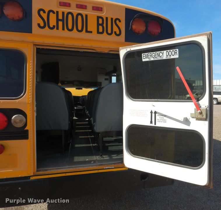 image for item DJ8756 2006 Chevrolet Express 3500 school bus