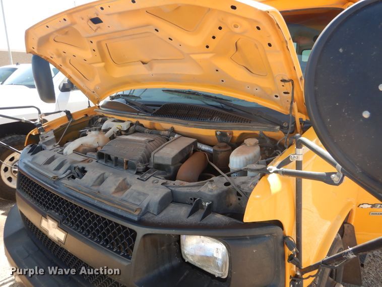 image for item DJ8756 2006 Chevrolet Express 3500 school bus