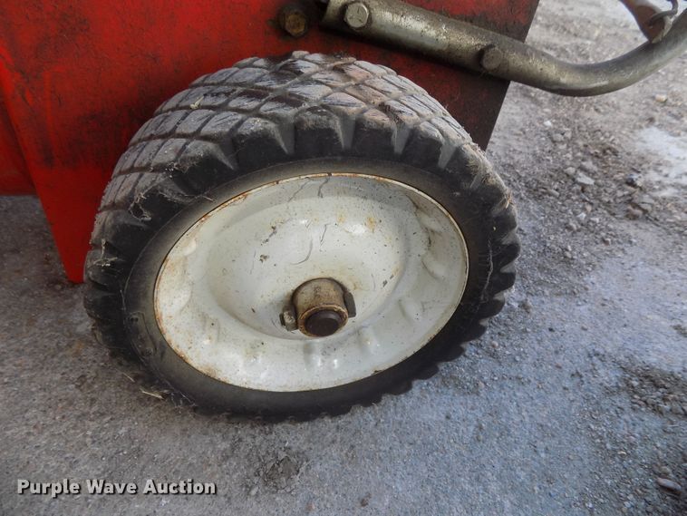 image for item DO9409 Lawn equipment