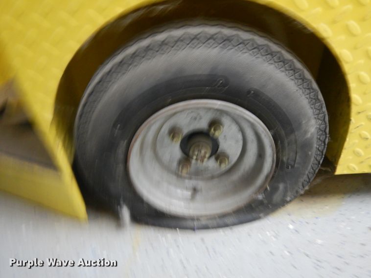 image for item ER9992 1997 Cushman Stock Chaser utility cart