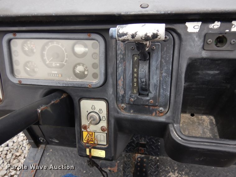 image for item ER9993 2001 Cushman S660 industrial cart