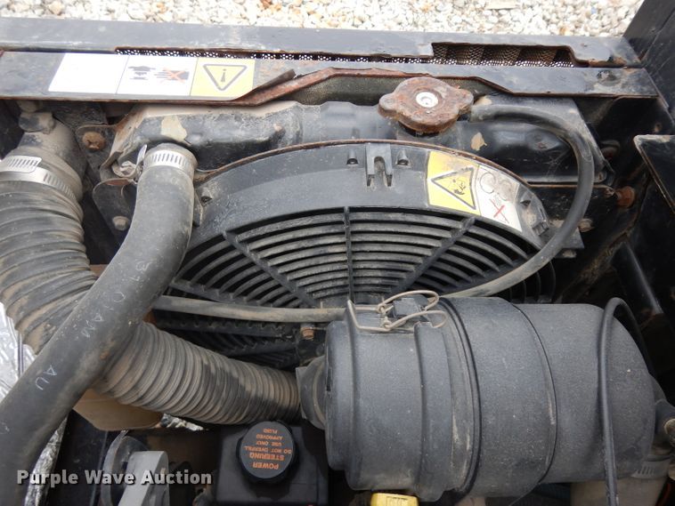 image for item ER9993 2001 Cushman S660 industrial cart