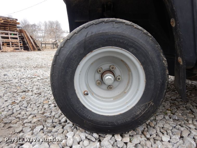 image for item ER9993 2001 Cushman S660 industrial cart