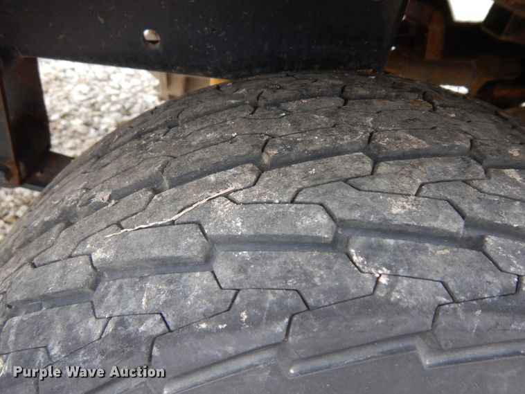 image for item ER9993 2001 Cushman S660 industrial cart