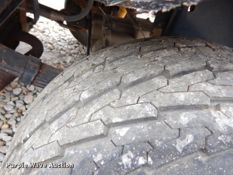 image for item ER9993 2001 Cushman S660 industrial cart