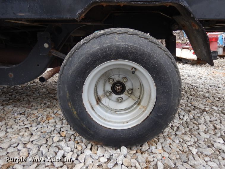 image for item ER9993 2001 Cushman S660 industrial cart