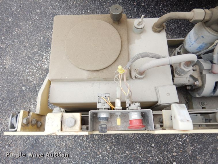 image for item FD9916 2003 JLG 2632E2 scissor lift