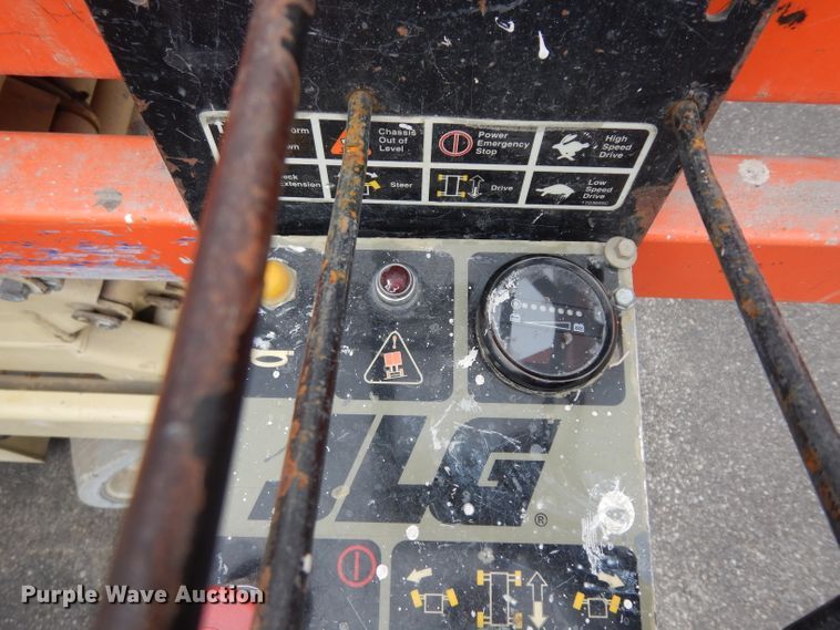 image for item FD9916 2003 JLG 2632E2 scissor lift