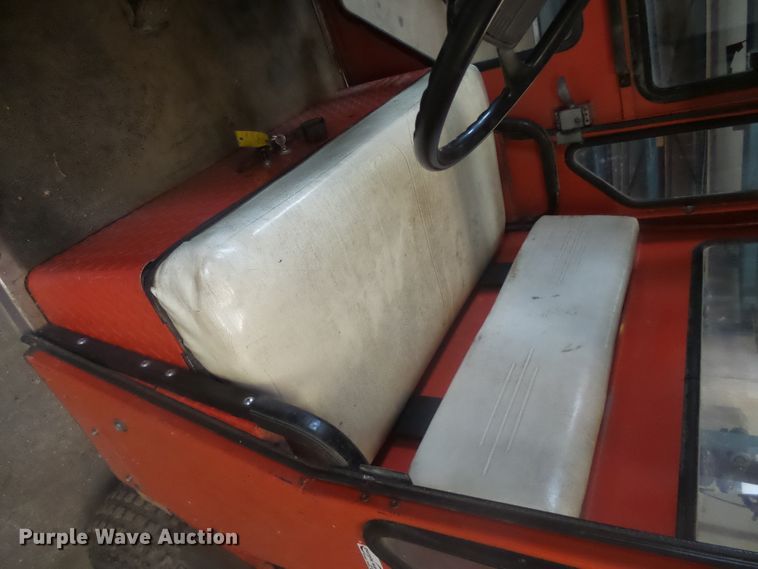 image for item FR9514 1993 Jacobsen 810 Express modified golf cart