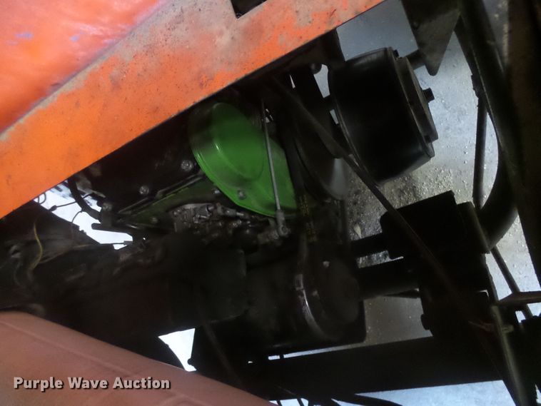 image for item FR9514 1993 Jacobsen 810 Express modified golf cart