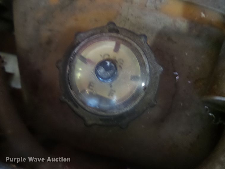 image for item FR9514 1993 Jacobsen 810 Express modified golf cart