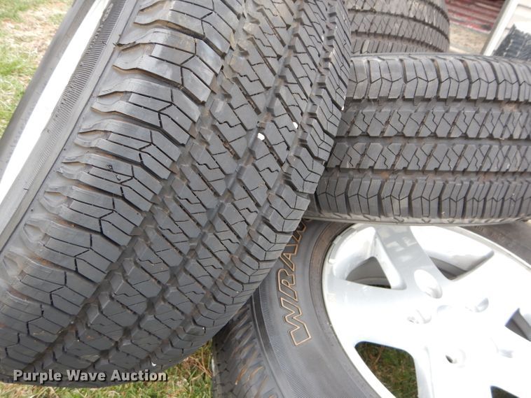 image for item FY9116 (5) Goodyear Wrangler P255/75R17 tires