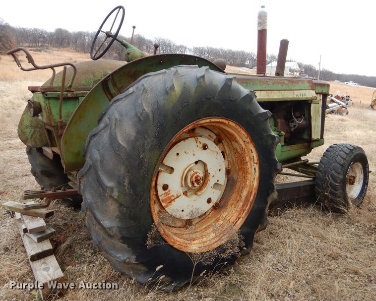 image for item GB9661 1952 John Deere R tractor