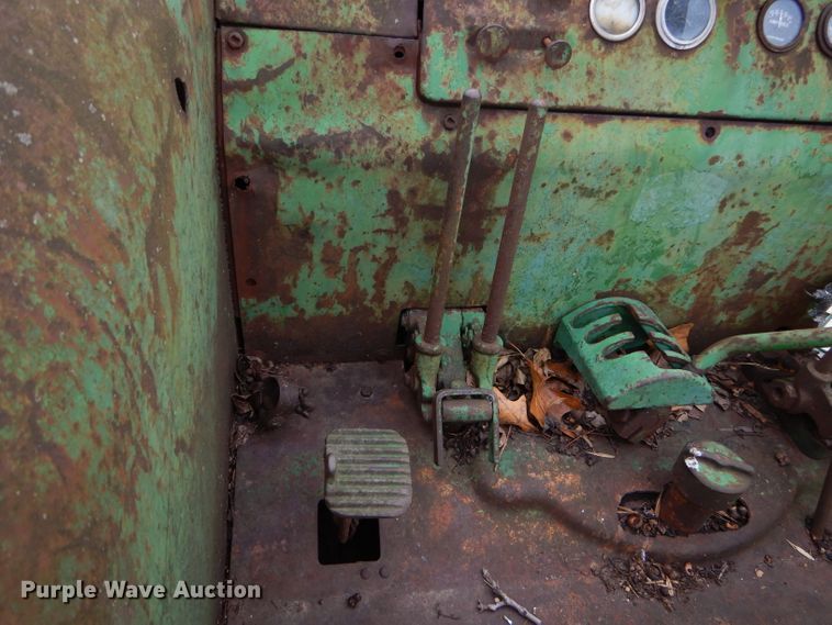 image for item GB9661 1952 John Deere R tractor