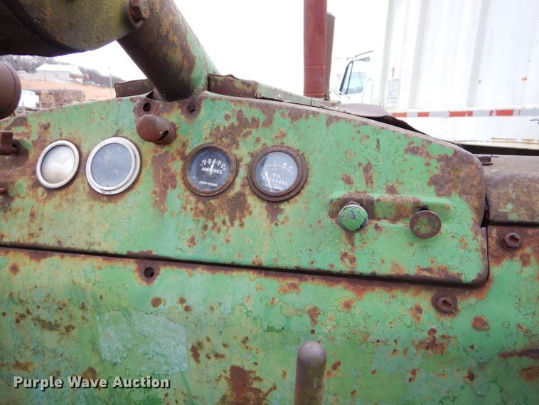 image for item GB9661 1952 John Deere R tractor