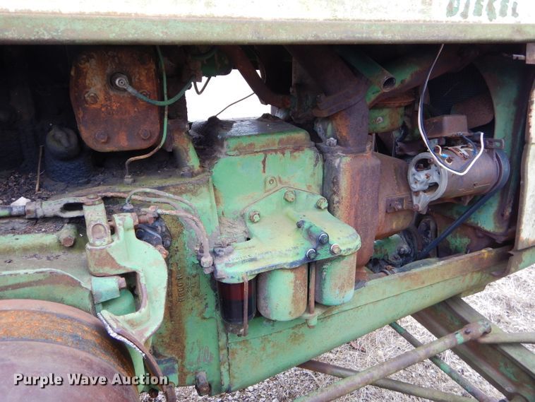 image for item GB9661 1952 John Deere R tractor