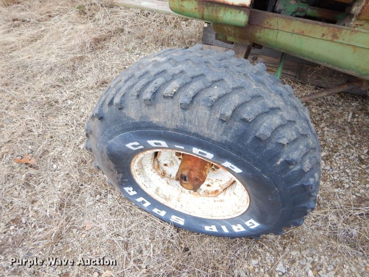 image for item GB9661 1952 John Deere R tractor