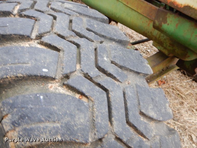 image for item GB9661 1952 John Deere R tractor