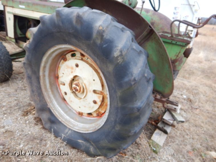 image for item GB9661 1952 John Deere R tractor