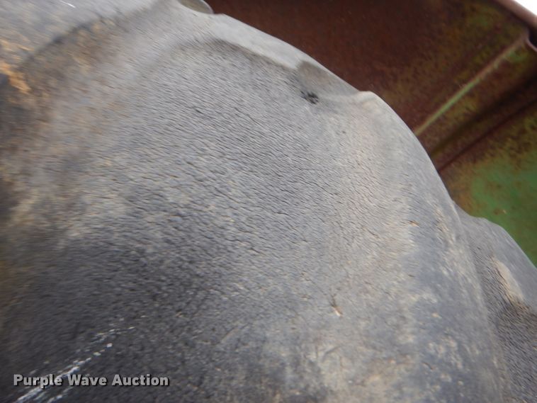 image for item GB9661 1952 John Deere R tractor